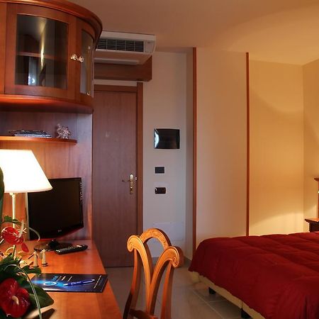 ماريليانو Classhotel Napoli الغرفة الصورة